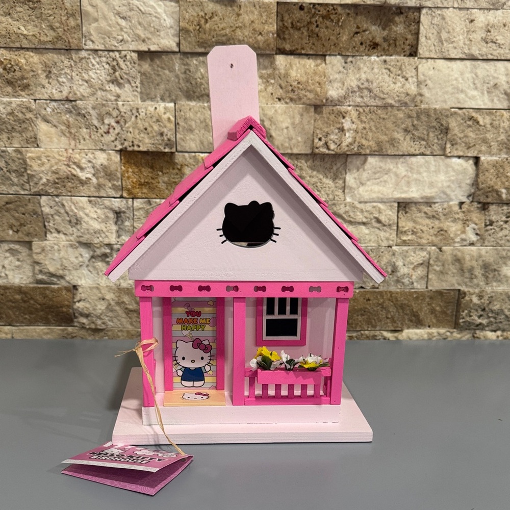 Hello Kitty Pink and White Birdhouse